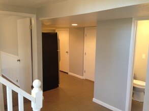 8755 Newcastle Rd-Unit -B in West Jordan, UT - Building Photo - Building Photo