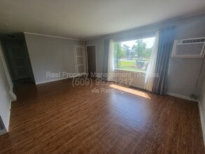 312 Goethals Dr in Richland, WA - Building Photo - Building Photo