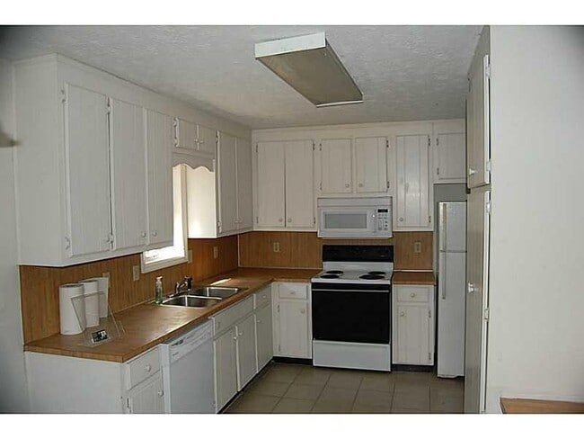 771 Farm Creek Rd NE in Woodstock, GA - Building Photo - Building Photo