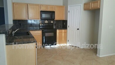 2552 W Gypsum Ave in Apache Junction, AZ - Foto de edificio - Building Photo