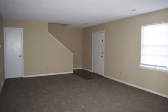 4812 E Schooner Rd in Columbia, MO - Building Photo - Building Photo