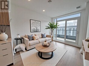 1037 The Queensway in Toronto, ON - Building Photo - Building Photo