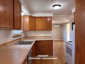 580 N 51st St in Springfield, OR - Building Photo - Building Photo