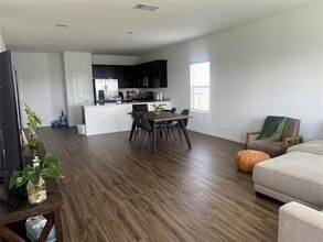 113 Prairie Dog Town Dr in Georgetown, TX - Building Photo - Building Photo