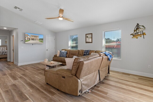 10244 W Waterlander Lp in Homosassa, FL - Building Photo - Building Photo