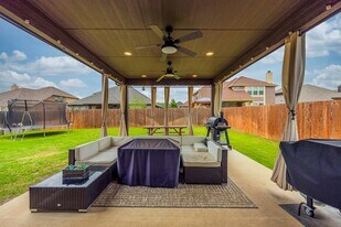 1429 Dina Dr in Crowley, TX - Building Photo