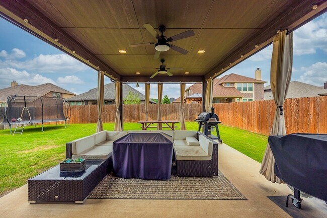 1429 Dina Dr