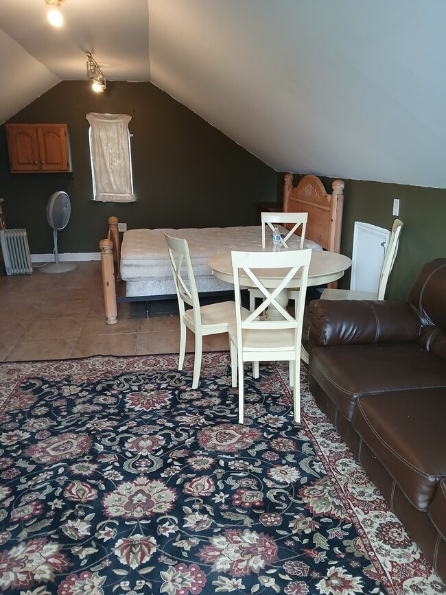 property at 1196 Trinnaman Ln