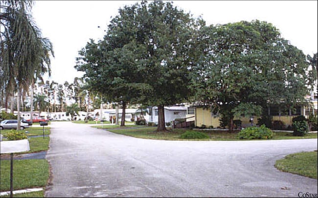 Lauderdale Mobile Home Park in Fort Lauderdale, FL - Foto de edificio - Building Photo