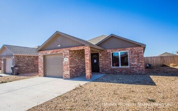 2413 N Ave O in Lubbock, TX - Building Photo - Building Photo