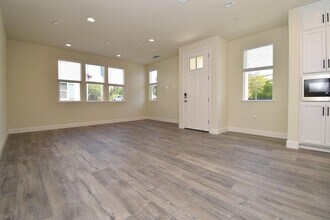 60 Aventura Cmn in Fremont, CA - Building Photo - Building Photo