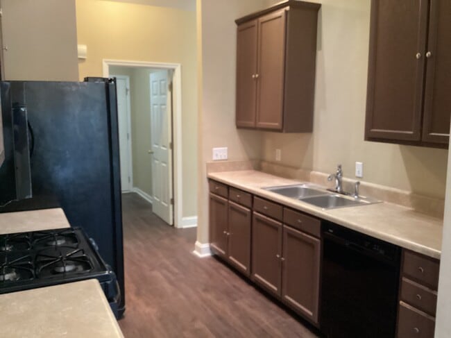 15 Commissioners Ct in Hanahan, SC - Building Photo - Building Photo