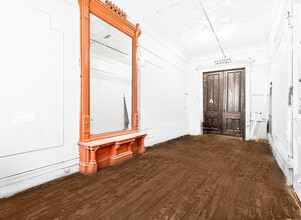 34 E 126th St in New York, NY - Building Photo - Interior Photo