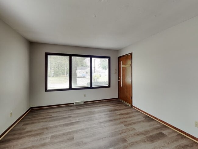 132 W Old S St in Bargersville, IN - Building Photo - Building Photo