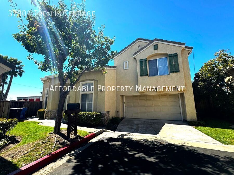 37301 Trellis Terrace in Fremont, CA - Building Photo