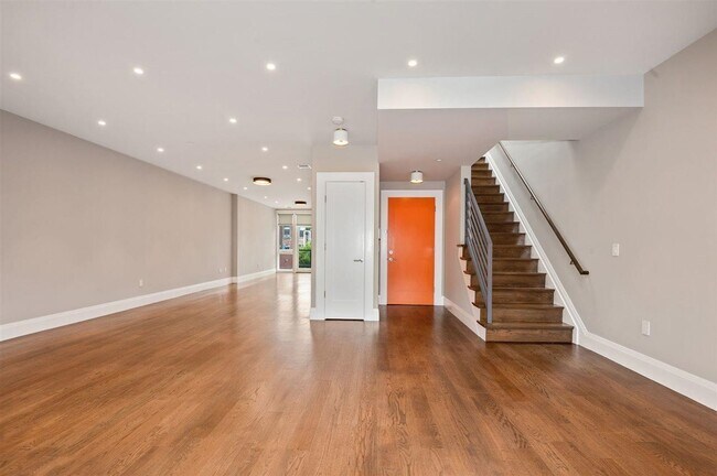 16 Bright St in Jersey City, NJ - Building Photo - Building Photo