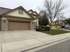 4053 Summer Ct in Merced, CA - Building Photo - Building Photo