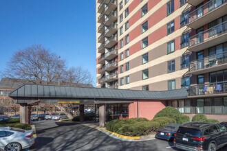 Port Royal in Alexandria, VA - Building Photo - Building Photo