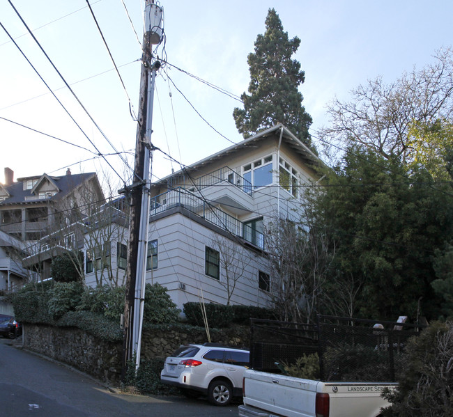 821 SW Green Ave in Portland, OR - Building Photo - Building Photo