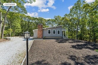 20 Bittersweet Ave in Hampton Bays, NY - Building Photo - Building Photo