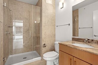 200 N St Clair St in Chicago, IL - Building Photo - Building Photo