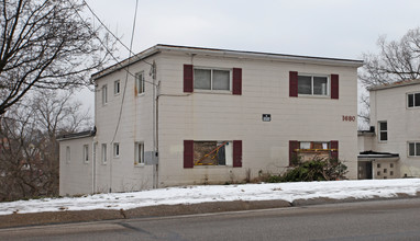 1674-1706 Baltimore Rd in Cincinnati, OH - Foto de edificio - Building Photo