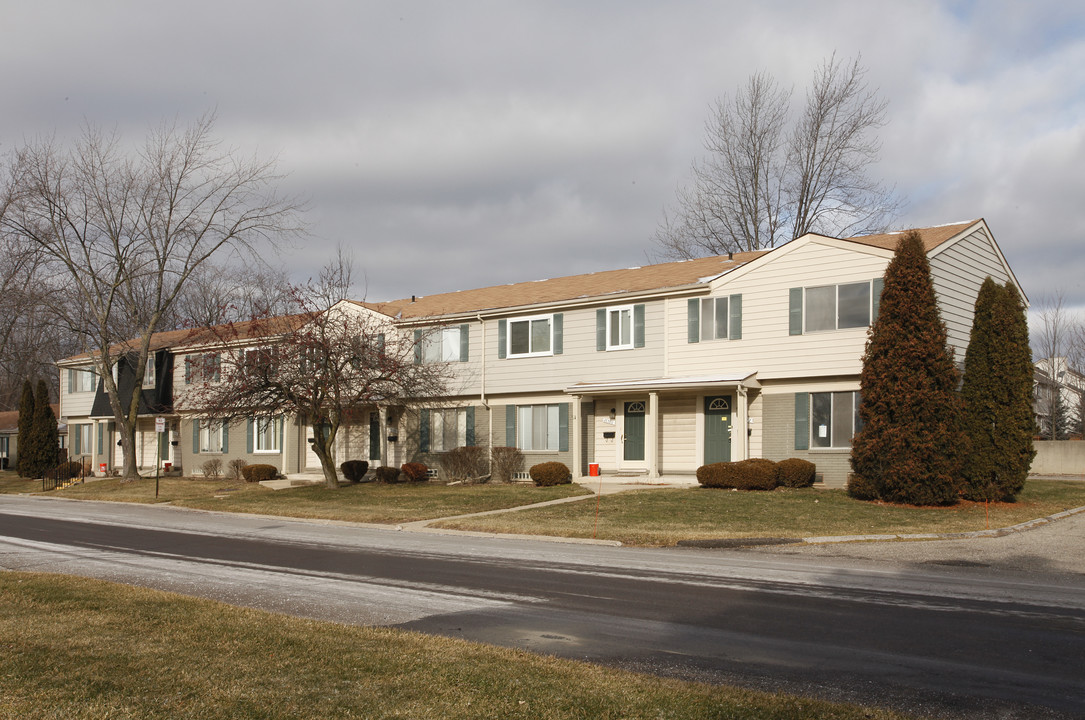 Stonebrooke Condominiums in Southfield, MI - Building Photo