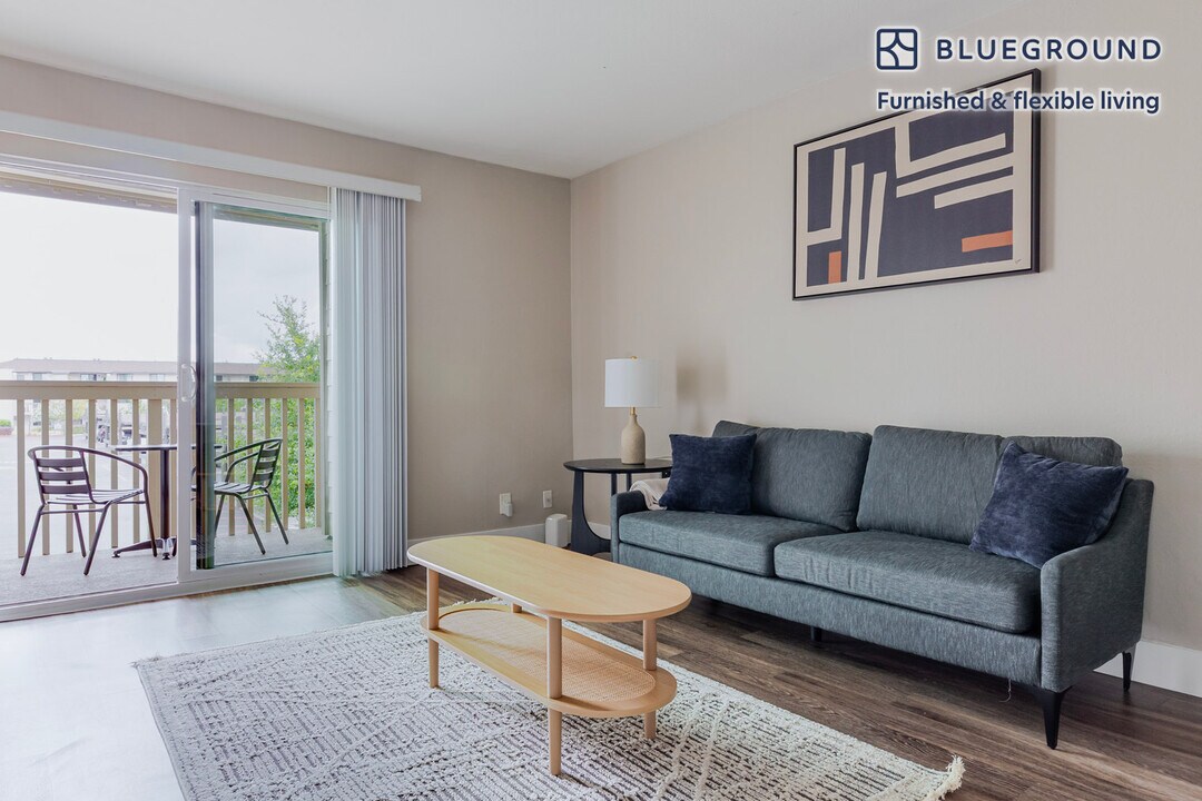 644 Edgewater Blvd-Unit -FL1-ID2052 in Foster City, CA - Building Photo