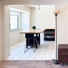 1111 Edison Glen Terrace in Edison, NJ - Building Photo - Building Photo