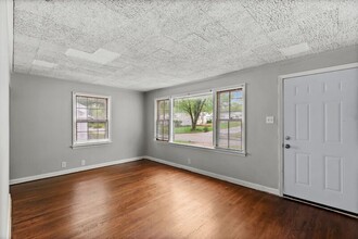 10347 Ewell Dr in St. Louis, MO - Building Photo - Building Photo