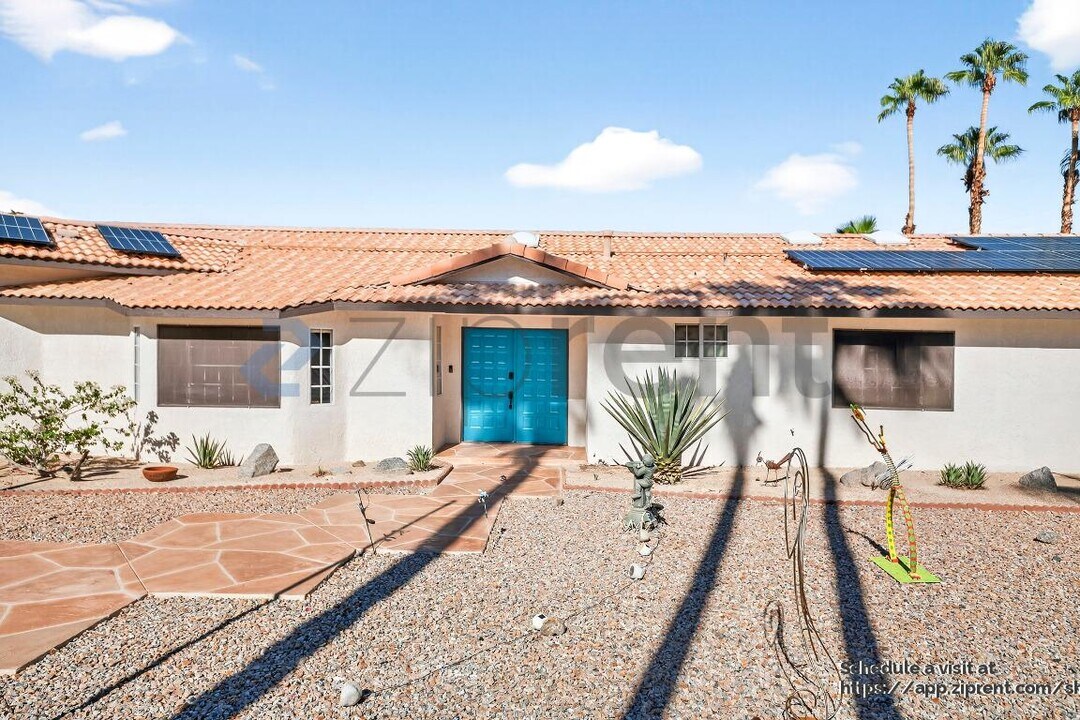 39124 Channel Dr in Cathedral City, CA - Building Photo