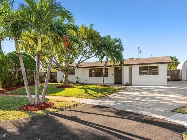 8 SW 11th St in Deerfield Beach, FL - Building Photo - Building Photo