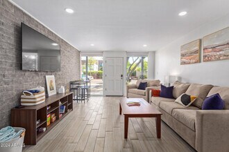 6936 E 4th St in Scottsdale, AZ - Building Photo - Building Photo
