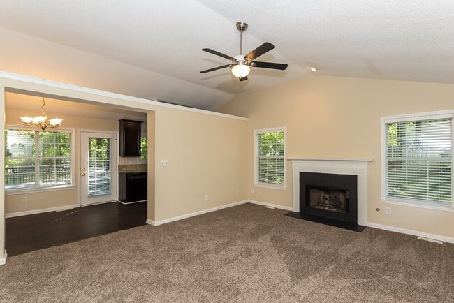 153 Country Mill Ln in Stockbridge, GA - Foto de edificio - Building Photo