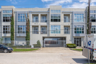 Pierce Street Midtown Flats in Houston, TX - Foto de edificio - Building Photo