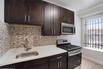 1008 W 76th St in Chicago, IL - Building Photo - Building Photo