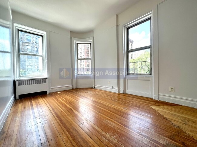 property at 936 West End Ave