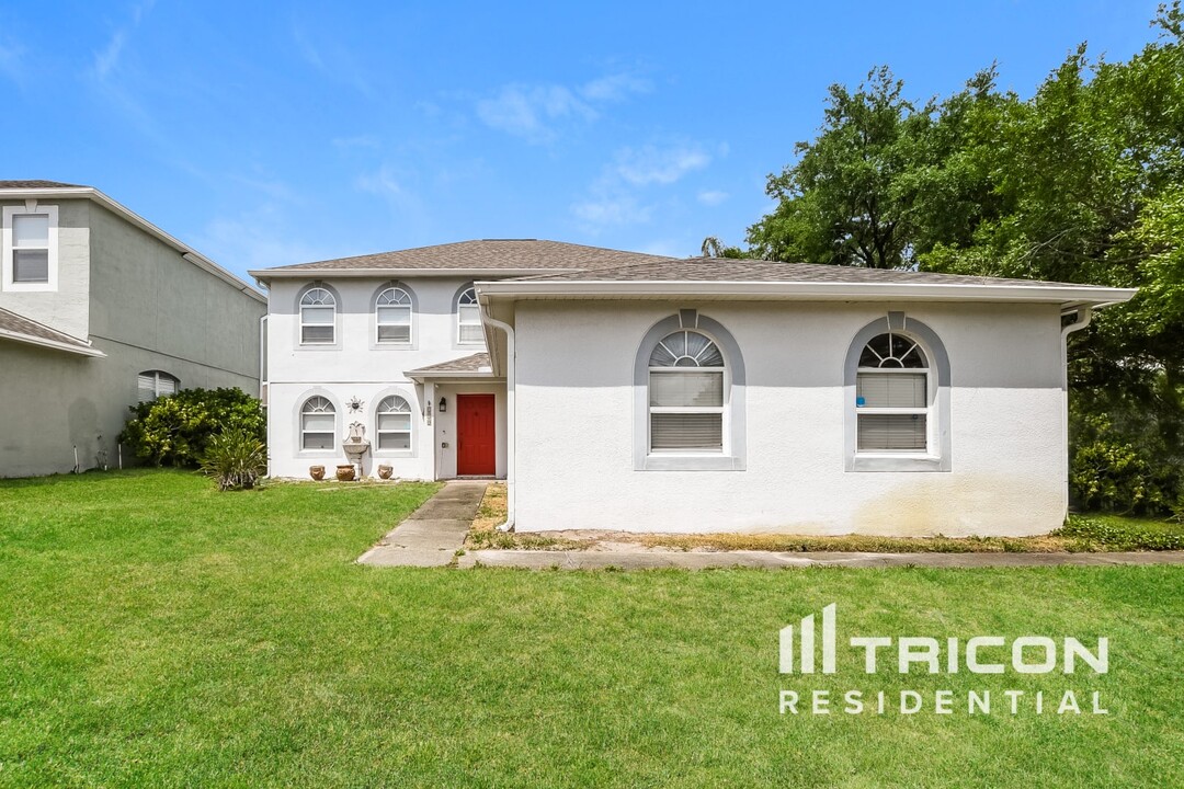 100 Oak View Pl in Sanford, FL - Building Photo
