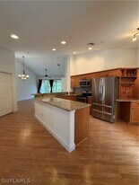 5070 Cedar Springs Dr in Naples, FL - Building Photo