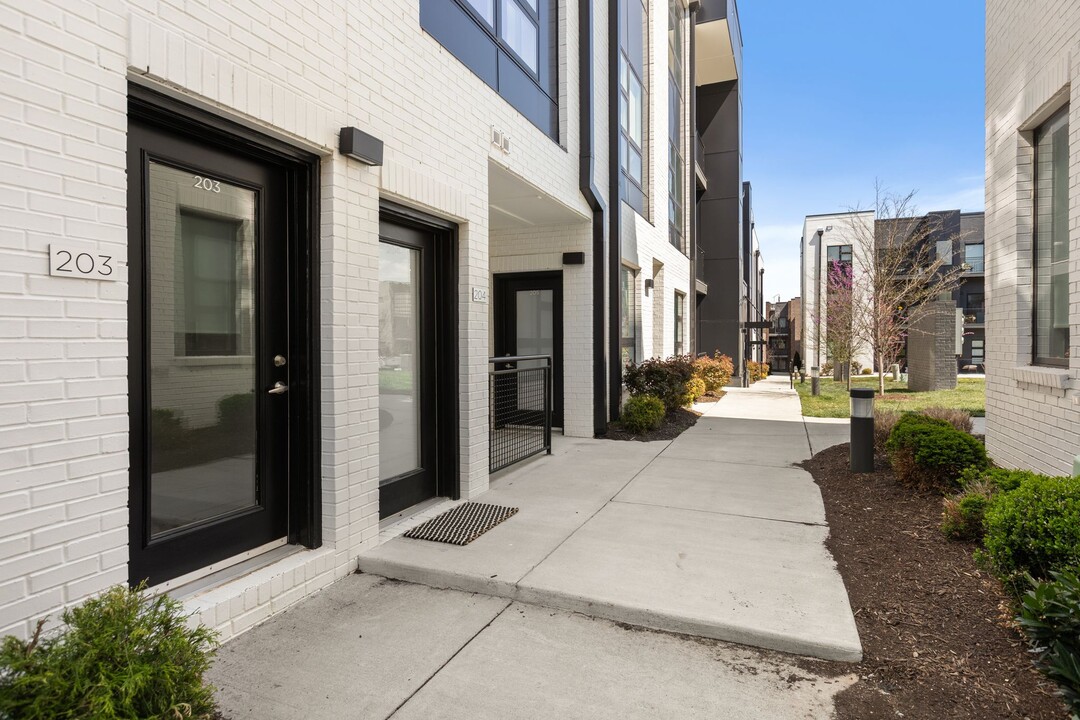 542 Southgate Ave, Unit 203 in Nashville, TN - Foto de edificio