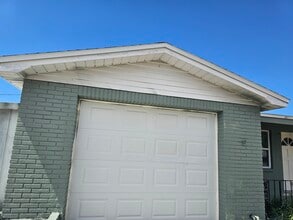 1433 Brightwell Dr in Holiday, FL - Building Photo - Building Photo