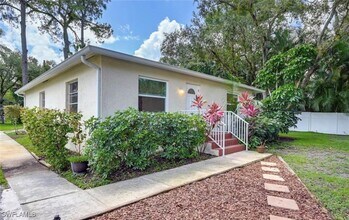 497 Donna St in Naples, FL - Building Photo - Building Photo