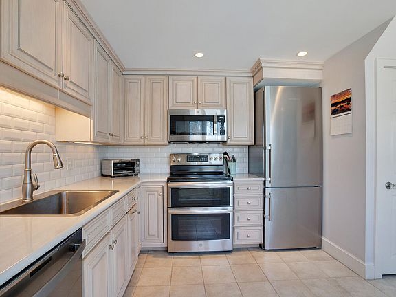 135 Ocean Ave in Kennebunkport, ME - Building Photo - Building Photo