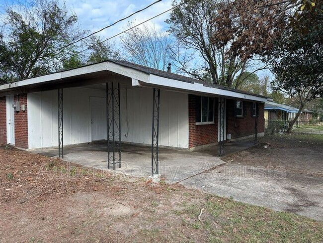 1921 Dianne Dr in Augusta, GA - Foto de edificio - Building Photo