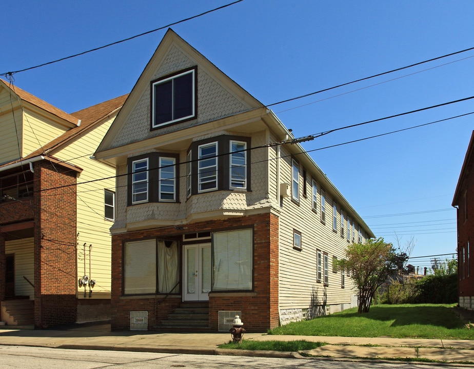 12721 Plover St in Lakewood, OH - Foto de edificio