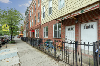 112 Norman Ave in Brooklyn, NY - Building Photo - Building Photo