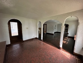 1818-1820-1820 E Newberry Blvd in Milwaukee, WI - Building Photo - Building Photo