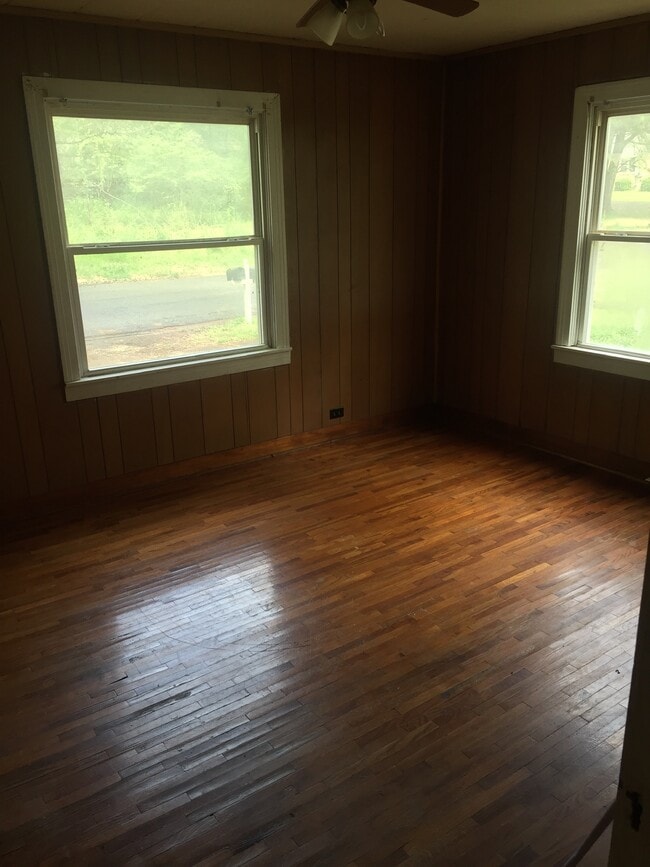 1611 E Sullenberger Ave in Malvern, AR - Building Photo - Building Photo