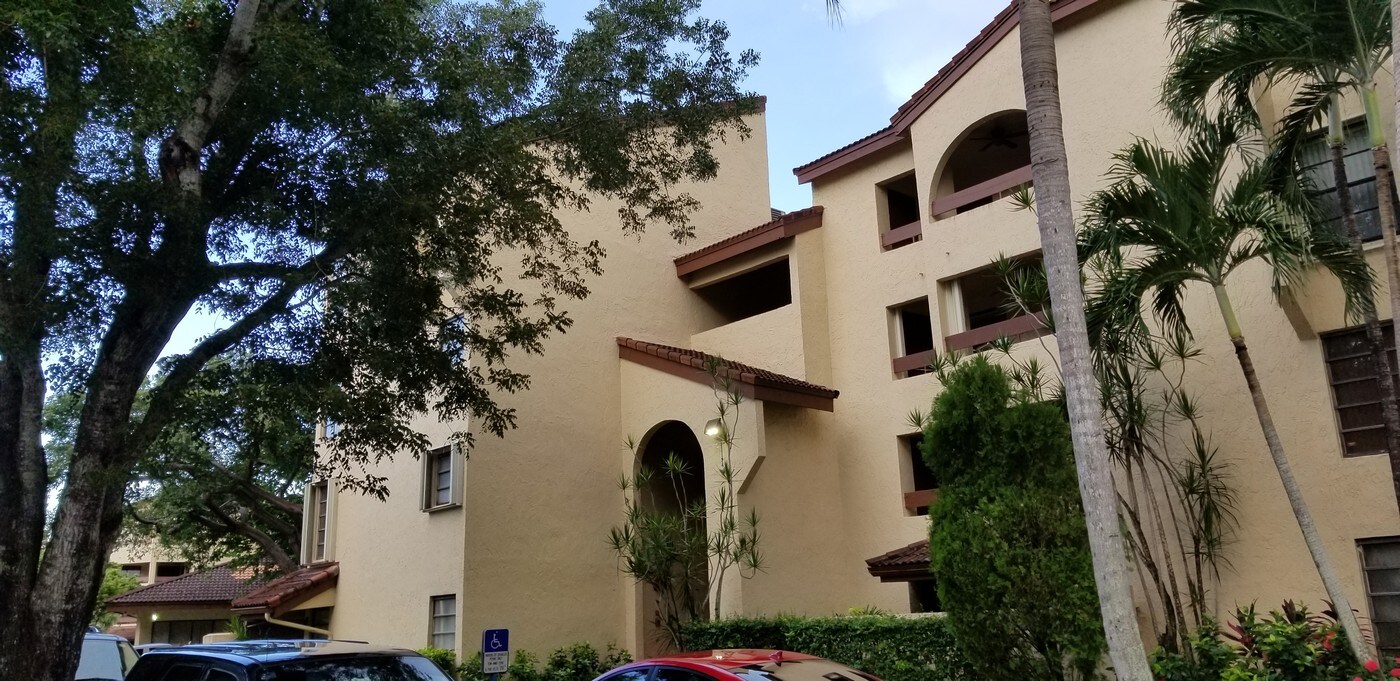 9135 SW 125th Ave, Unit 401P in Miami, FL - Foto de edificio