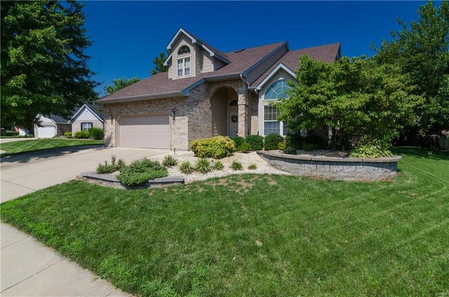 property at 1109 Peachtree Ct